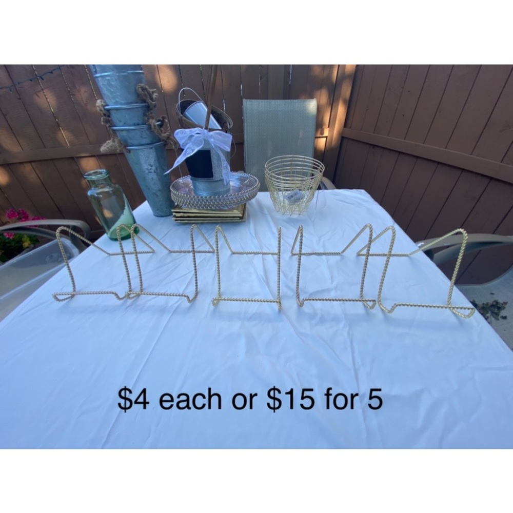 Gold picture frame stand